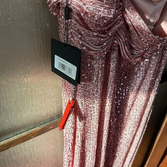 Elegant Pink Sequin Evening Gown - Picture 11 of 12